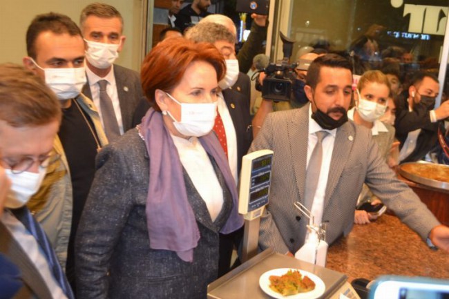 Meral Akşener'den Batman çıkarması
