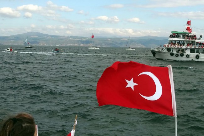 Bursa Mudanya'da denizde 29 Ekim coşkusu