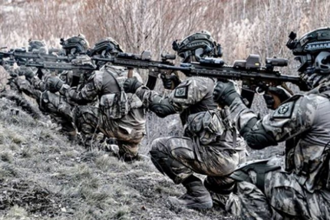 Komandolar, 4 PKK'lıyı etkisizleştirdi!