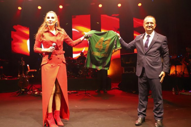 Kocaeli'nde Cumhuriyet coşkusu adına ne 'Arar'san var