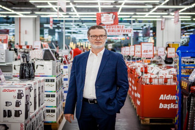 Türkiye'deki mağaza sayısını 87'ye çıkardı