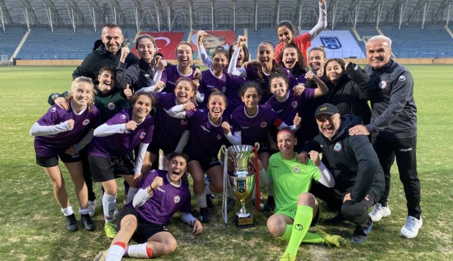Kdz.Ereğli Belediyespor Kadın Futbol Takımı Ankara’da tarih yazdı