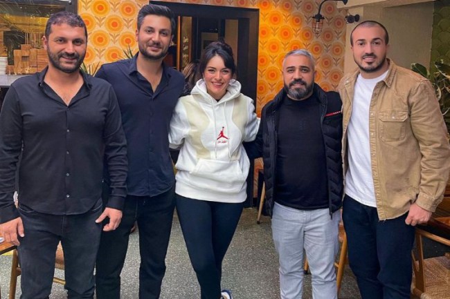 Ünlülerden Alaçatı'ya yatırım