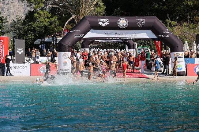 Akdeniz'e kıyısı olanlar Muğla Bodrum'da kulaç attı