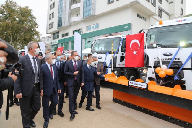 Niğde Belediyesi 14 yeni hizmet aracı satın aldı