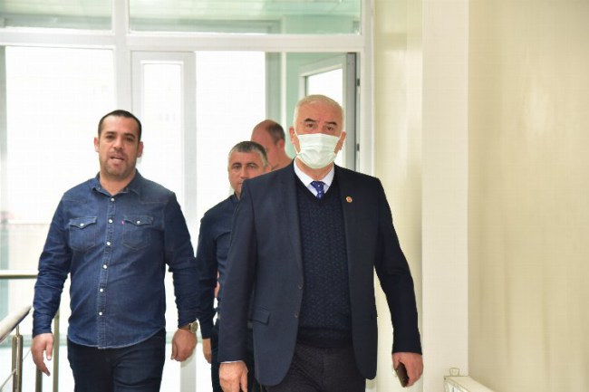 Manisa'da Tarık Almış Yüzme Havuzu ve Kapalı Spor Salonu tadilatı devam ediyor