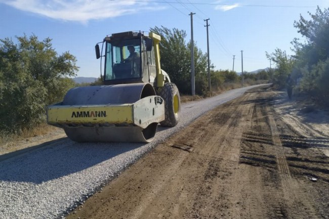 Muğla Milas'ta yol çalışmaları devam ediyor