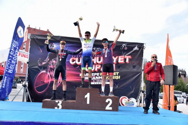 Sakarya'nın bisiklet sporcusu İnanç, Cumhuriyet Kupası Bisiklet Tırmanışı'nda 3. oldu