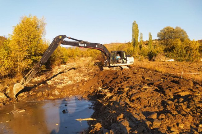 Manisa Gördes ilçesinde dere temizliği yapıldı