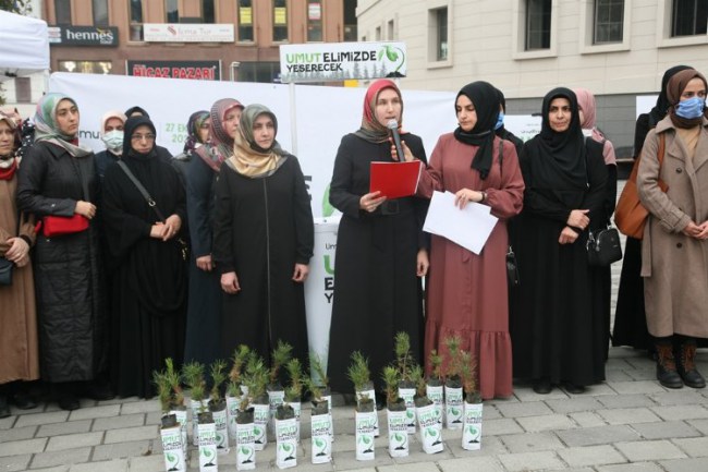 Saadet Partili kadınlar Bursa'da 'Umut Ormanı'nı tanıttı