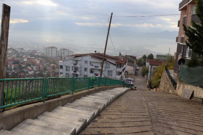 İzmit Topçular Mahallesi'ne yeni merdiven yapılıyor