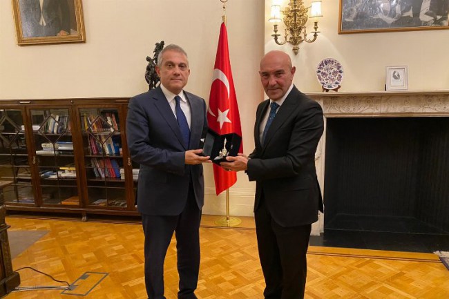 İzmir Büyükşehir Belediye Başkanı Soyer: "Değişimin kıyısındayız "