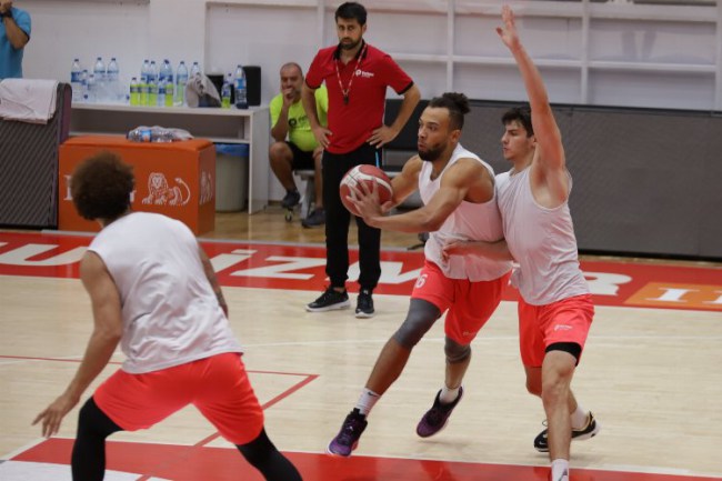 İzmir Aliağa Petkim Spor galibiyet için hazırlanıyor