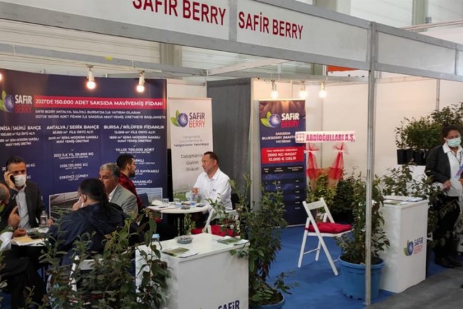 Maviyemiş üreticisi Safir Berry, Manisa'daki fuara katıldı