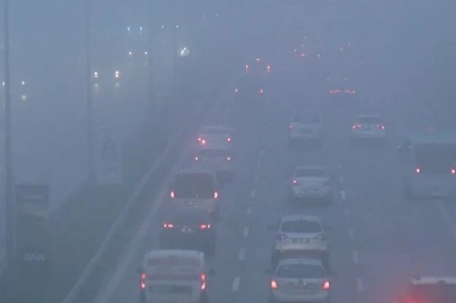 İstanbul'u sis bastı