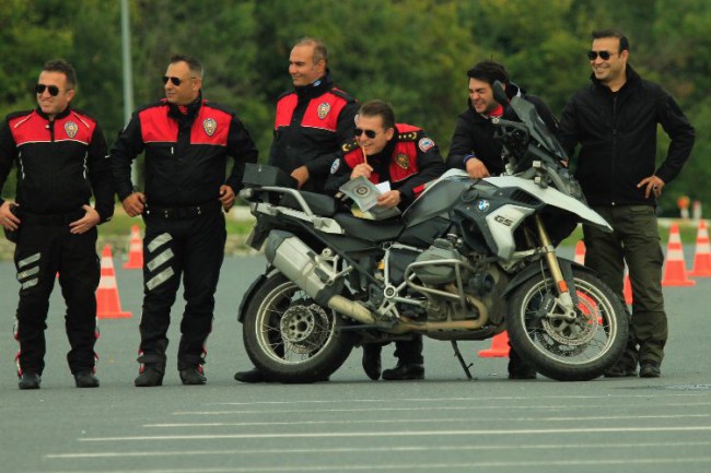 Motosikletli polisler yetiştirmek için eğitim kursları