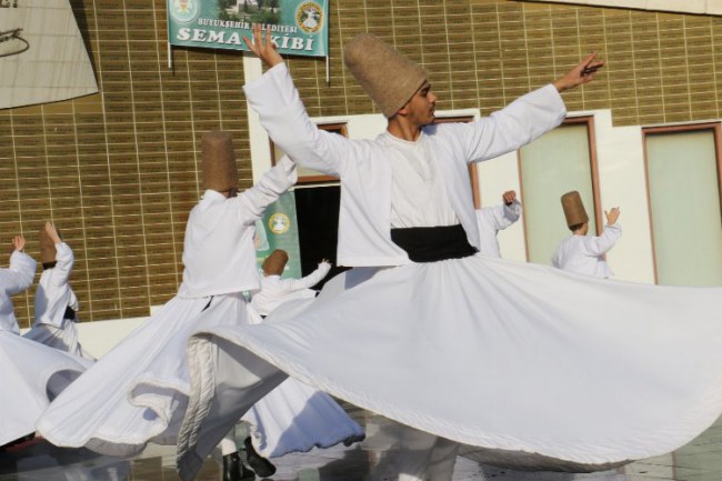 Manisa Sema Ekibi, Çanakkale Şehitleri Anıtı'nda gösteri yaptı