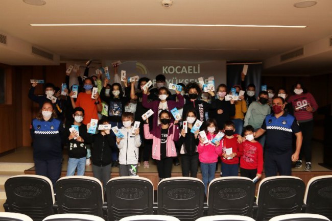 Kocaeli Zabıtası'ndan öğrencilere tüketici bilinci