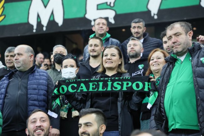 Başkan Hürriyet, Kocaelispor galibiyetini coşkuyla izledi
