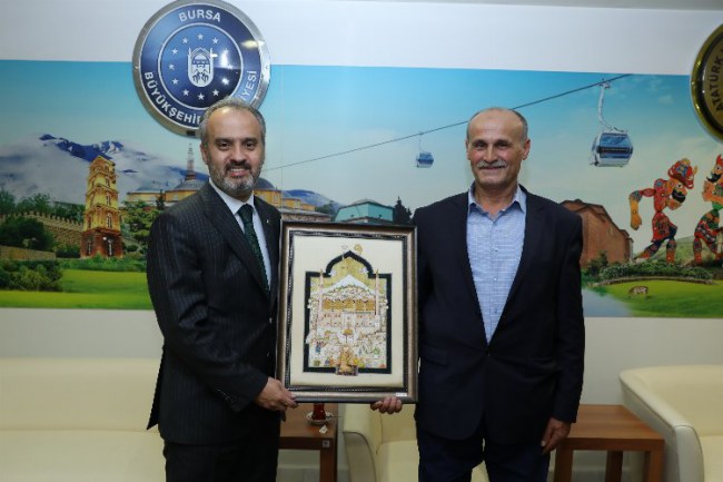 Bursa'da Başkan Aktaş, şehit öğretmenin babasını ağırladı