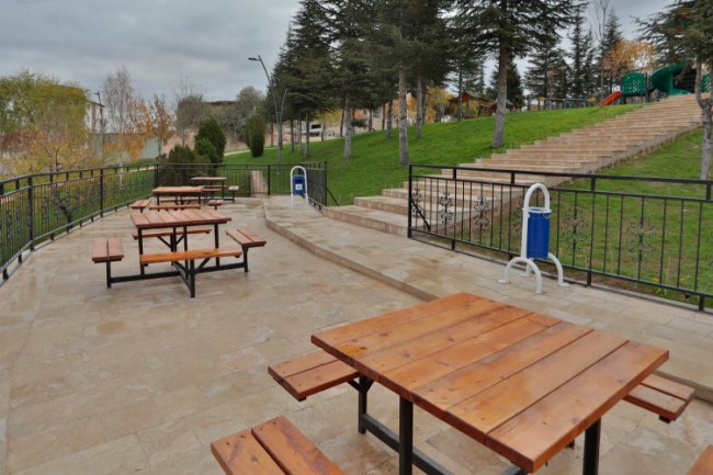 Nevşehir'de yenilenen Bahçelievler Parkı göz kamaştırdı