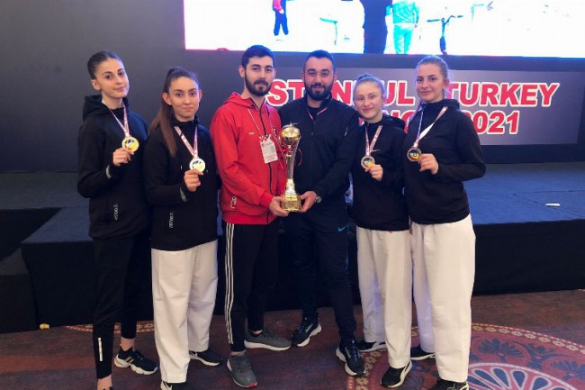 Manisalı karateciler, Dünya Shotokan Şampiyonası'ndan 4 madalya ile döndü