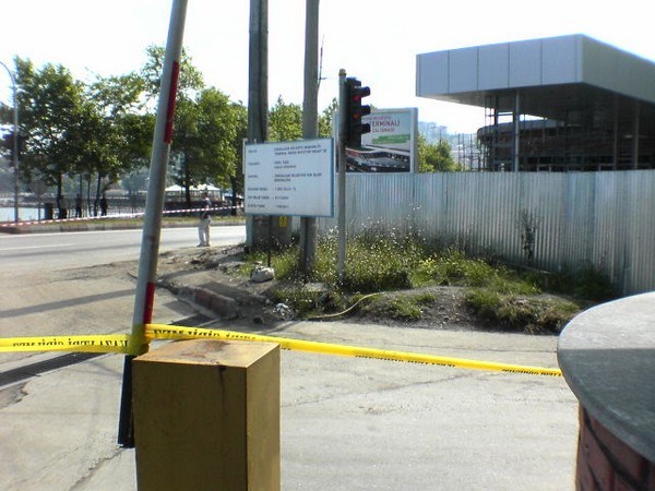 "Bomba" paketinden makyaj malzemesi çıktı