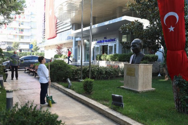 İzmir Gaziemir'de "Biz sadece 10 Kasım'da dururuz" filmi