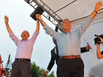 CHP'de Baykal yanlıları ayağa kalkıyor