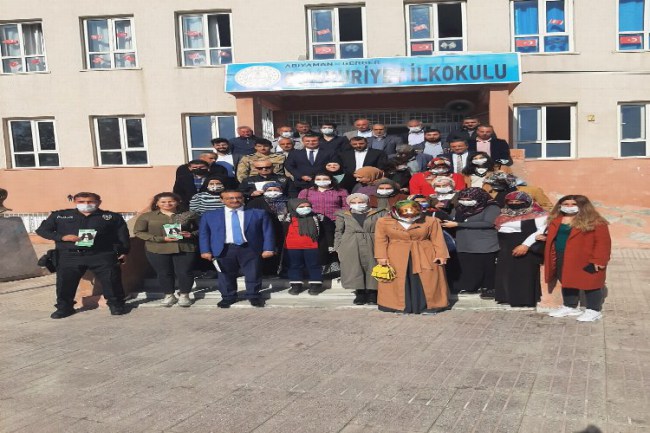 Adıyaman'da "En İyi Narkotik Polisi; Anne Projesi" anlatıldı