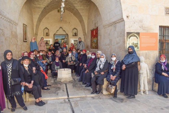 Malatyalı kadınlar Şanlıurfa'yı gezdi