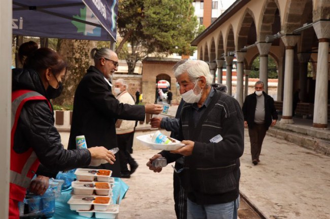 Kocaeli İzmit'te Atatürk'ün sevdiği yemekler dağıtıldı