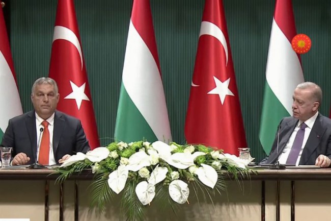 Erdoğan: "Biz kapıları açacak olursak Yunanistan ne yapar bilemem?"