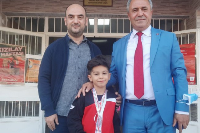 İzmir Foça'da minik karaketici coşkuyla karşılandı