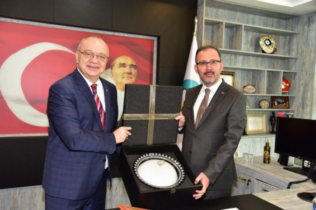 Gençlik ve Spor Bakanı, Manisa'yı ziyaret etti