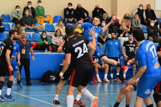 Bursa Nilüfer'den hentbolde dördüncü galibiyet