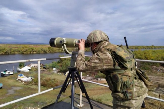 Hudut Kartalları sınırdan yine geçirmedi!