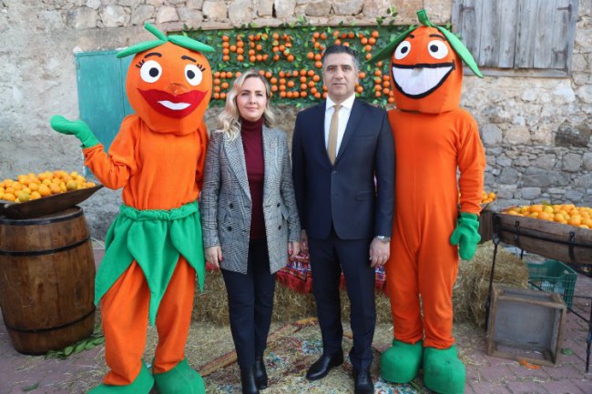 Mandalina Festivali'nde renkli görüntüler