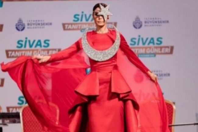 Sivas'ın yöresel kıyafet defilesi beğeni topladı