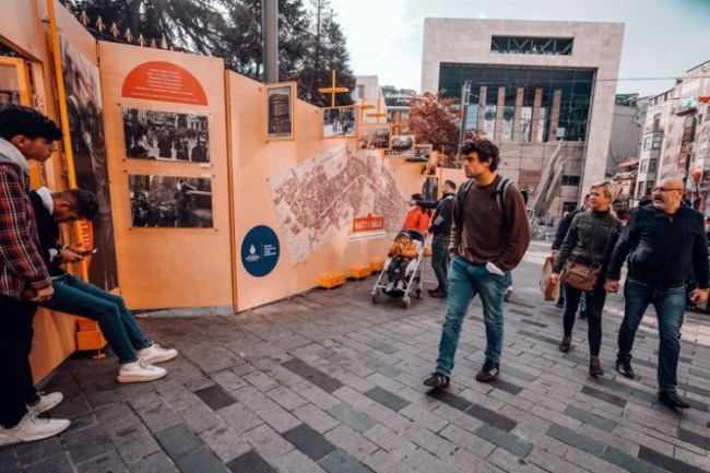 İstanbul Taksim'in tarihi meydanda sergileniyor