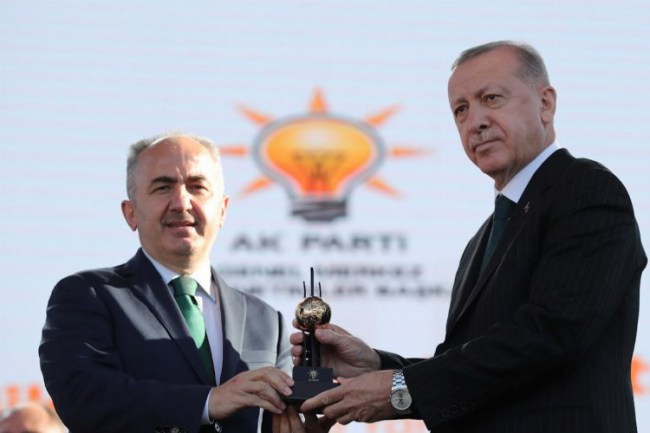 Rize Belediyesi'ne "Gençlik" ödülü