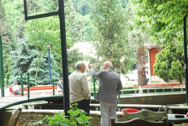 Cam Kafe'de kurultay geyiği!..