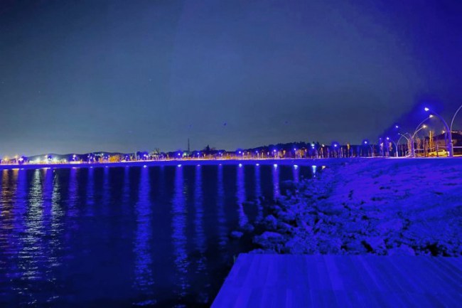 Darıca Balyanoz Parkı'nın gecesi gündüzü ayrı