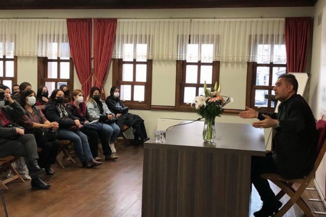 Bursa Şadırvanlı Han'da akademik buluşmalara devam