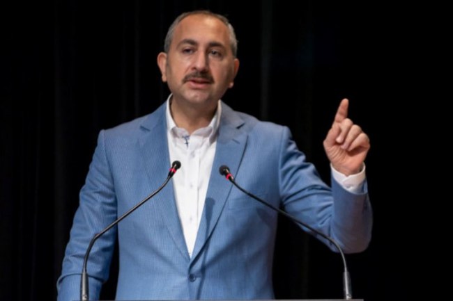 Bakan Gül: "Egemenlik kayıtsız ve şartsız milletindir ruhunu kimse silemeyecek"