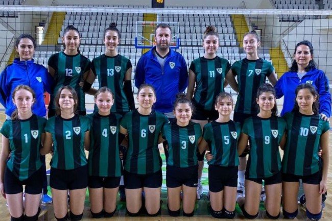 Manisa Küçük Kızlar Voleybol takımı, lige galibiyetle başladı