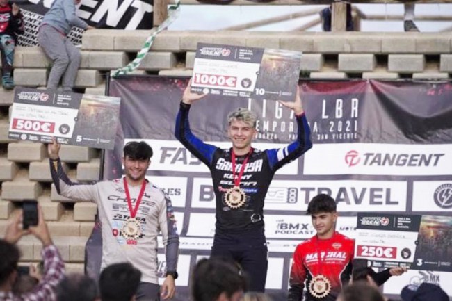 Sakarya Büyükşehir'in sporcusu Eddie, İspanya'da podyumda