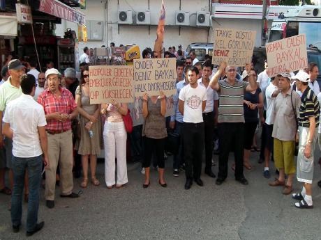 Baykal, Antalya'da protesto edildi..