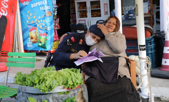 Zonguldak’ta kadın jandarmaya ana şefkati
