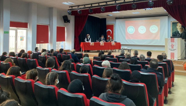 Kdz.Ereğli Zübeyde Hanım Lisesinde 25 Kasım konferansı